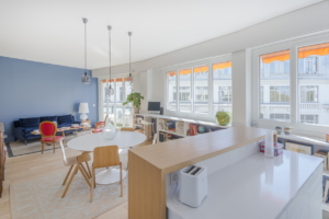 La salle à manger Rénovation haut de gamme d'un appartement de 140m2 dans le 7è