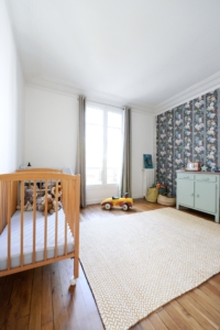 Une chambre d'enfant rénovée Appartement 125 m² Asnières sur Seine 2